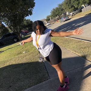 Meet your Posher, Camille